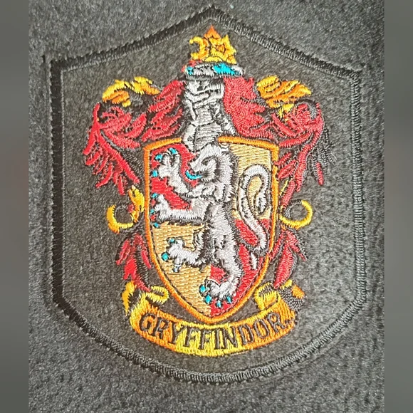 Black Coat with Gryffindor Crest - Picture 4 of 5